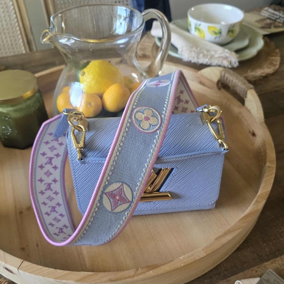 Louis Vuitton purse - Picture 5 of 8